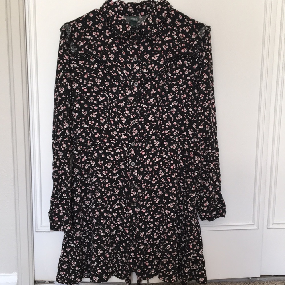 Long-sleeve floral summer dress
